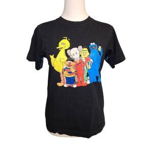 Uniqlo Kaws Sesame Street Mens Size XXS Black T-shirt